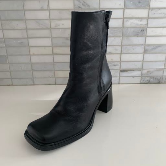 Square toe- black leather booties - Picture 5 of 5